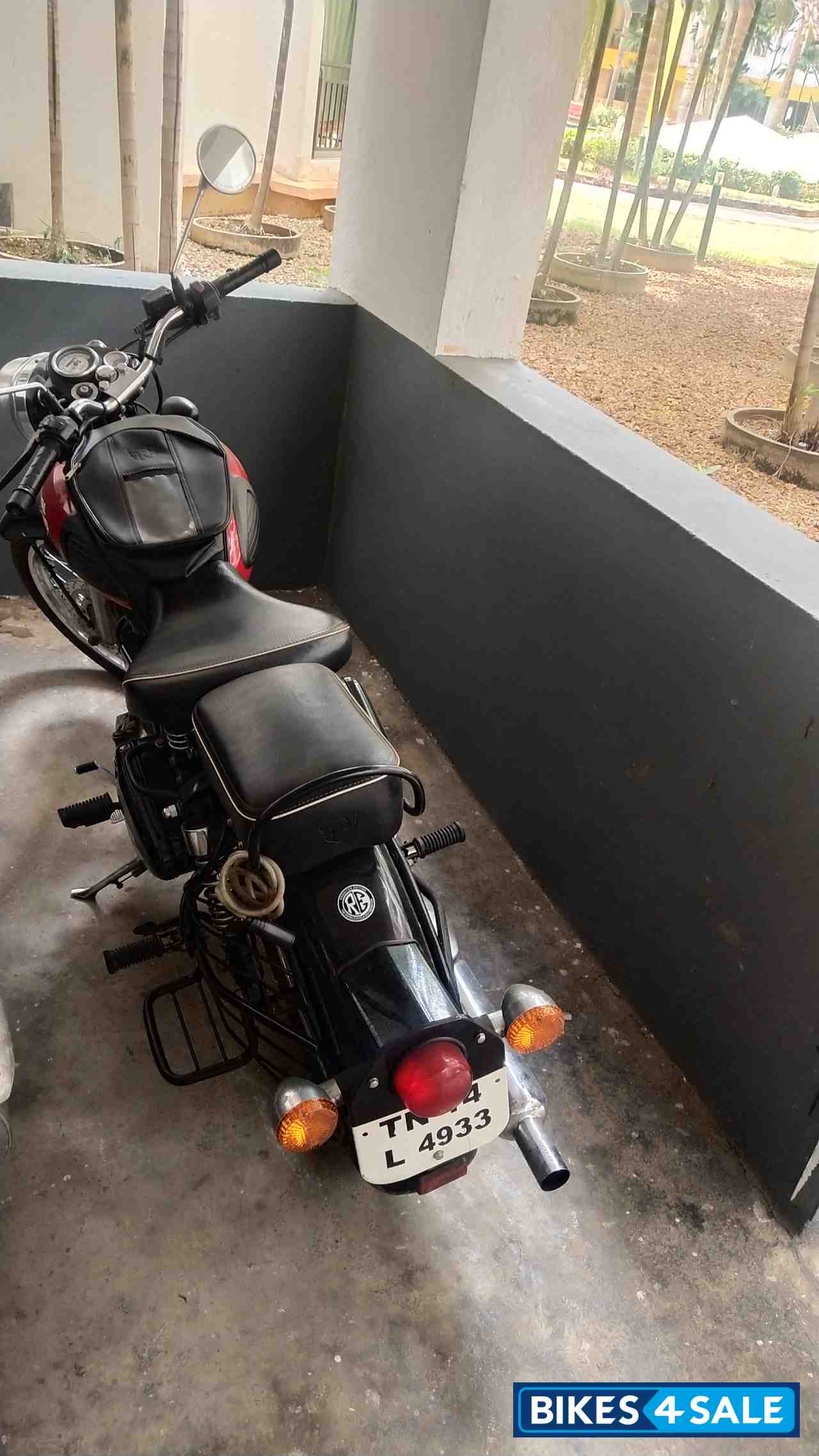 Red Royal Enfield Classic 350 Redditch Red