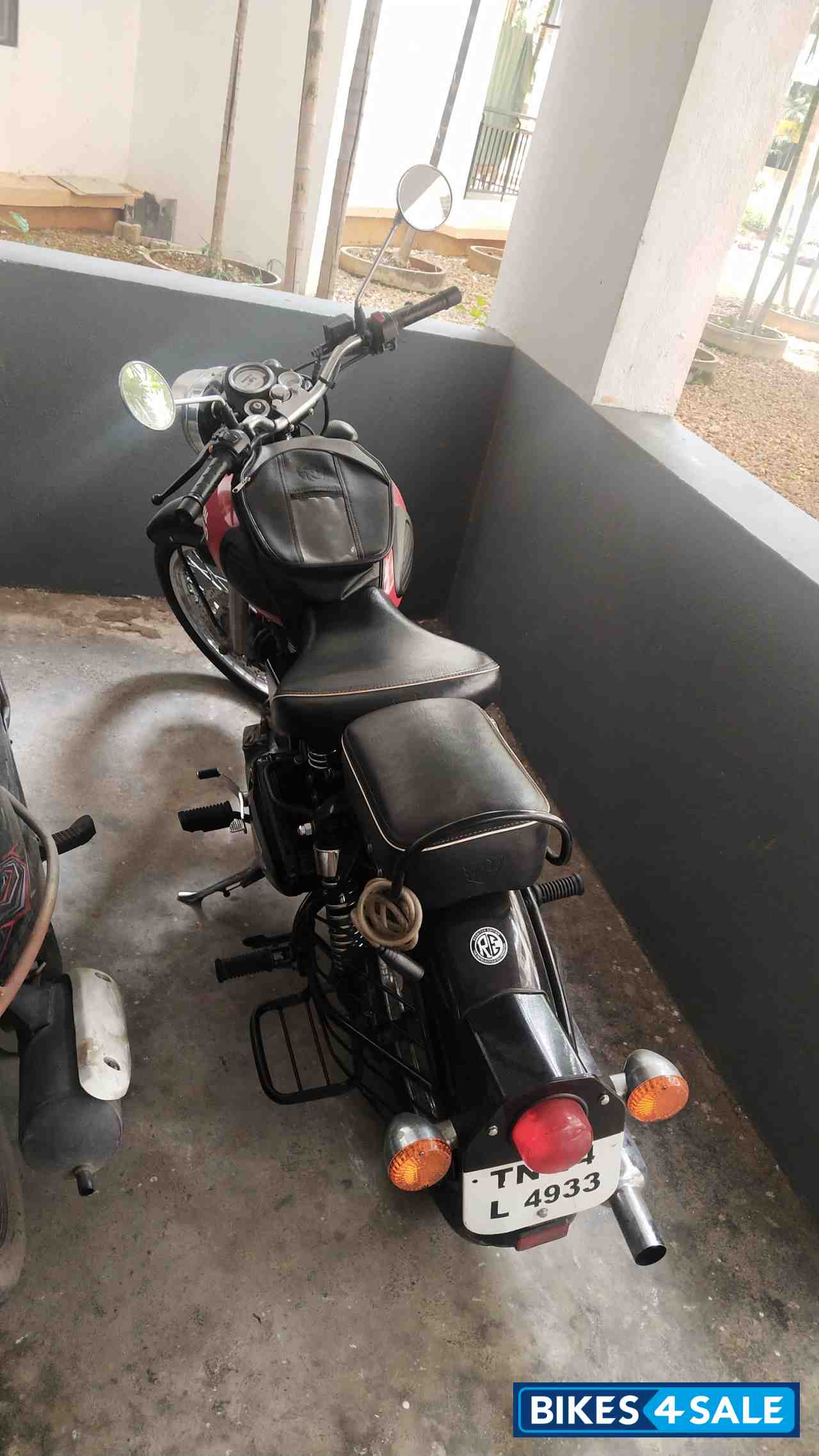 Red Royal Enfield Classic 350 Redditch Red