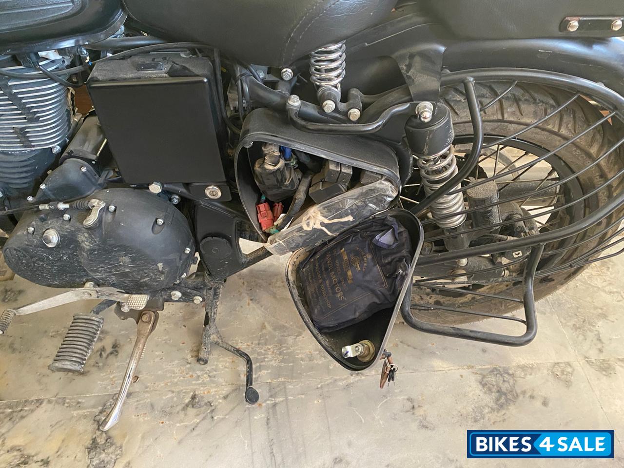 Stealth Black Royal Enfield Classic 500 Stealth Black Royal Enfield Classic 500