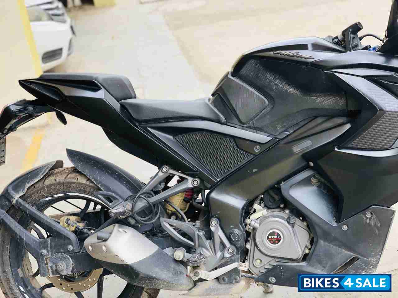 Black Bajaj Pulsar RS 200 ABS