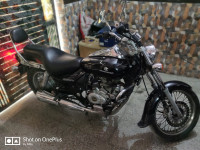 Black Bajaj Avenger 220 DTS-i