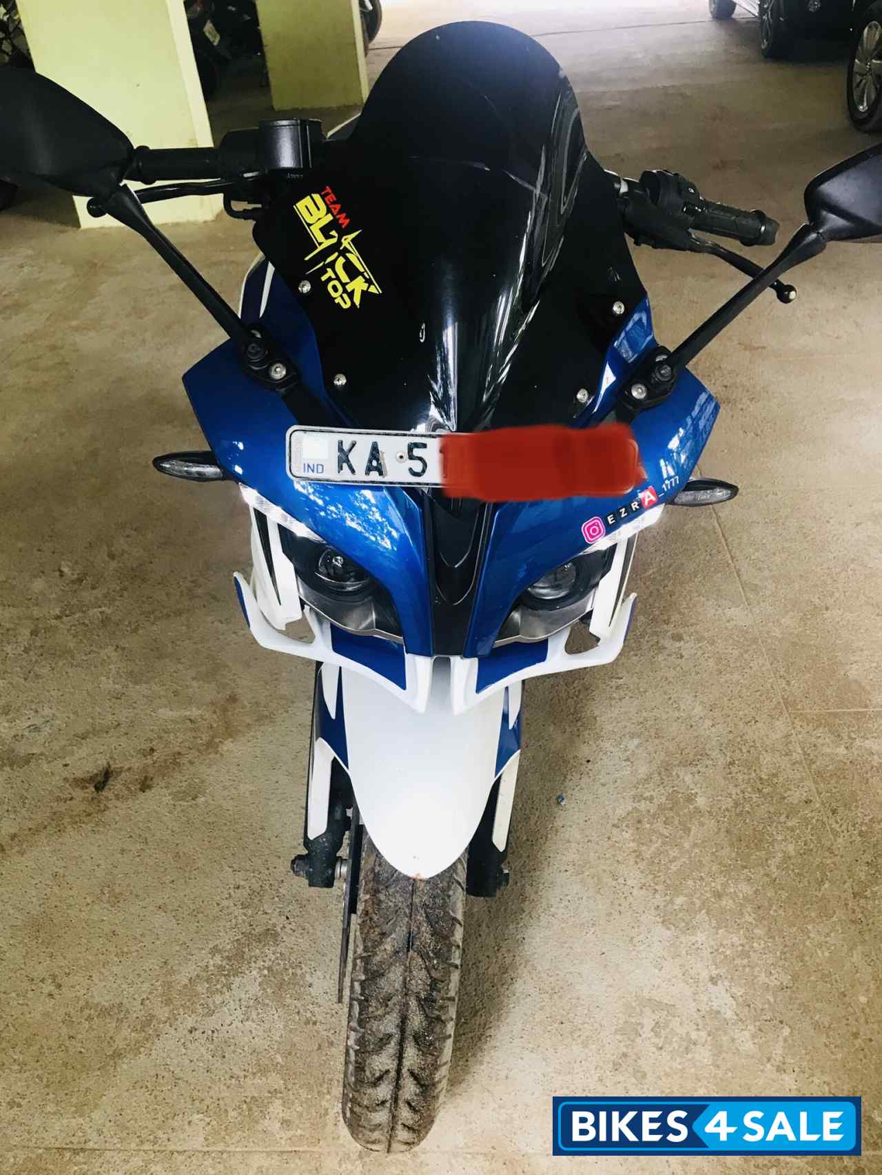 Bajaj Pulsar RS 200 ABS