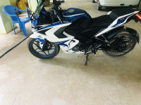 Bajaj Pulsar RS 200 ABS