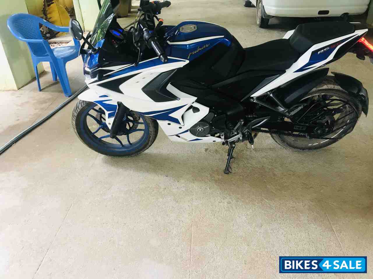 Bajaj Pulsar RS 200 ABS