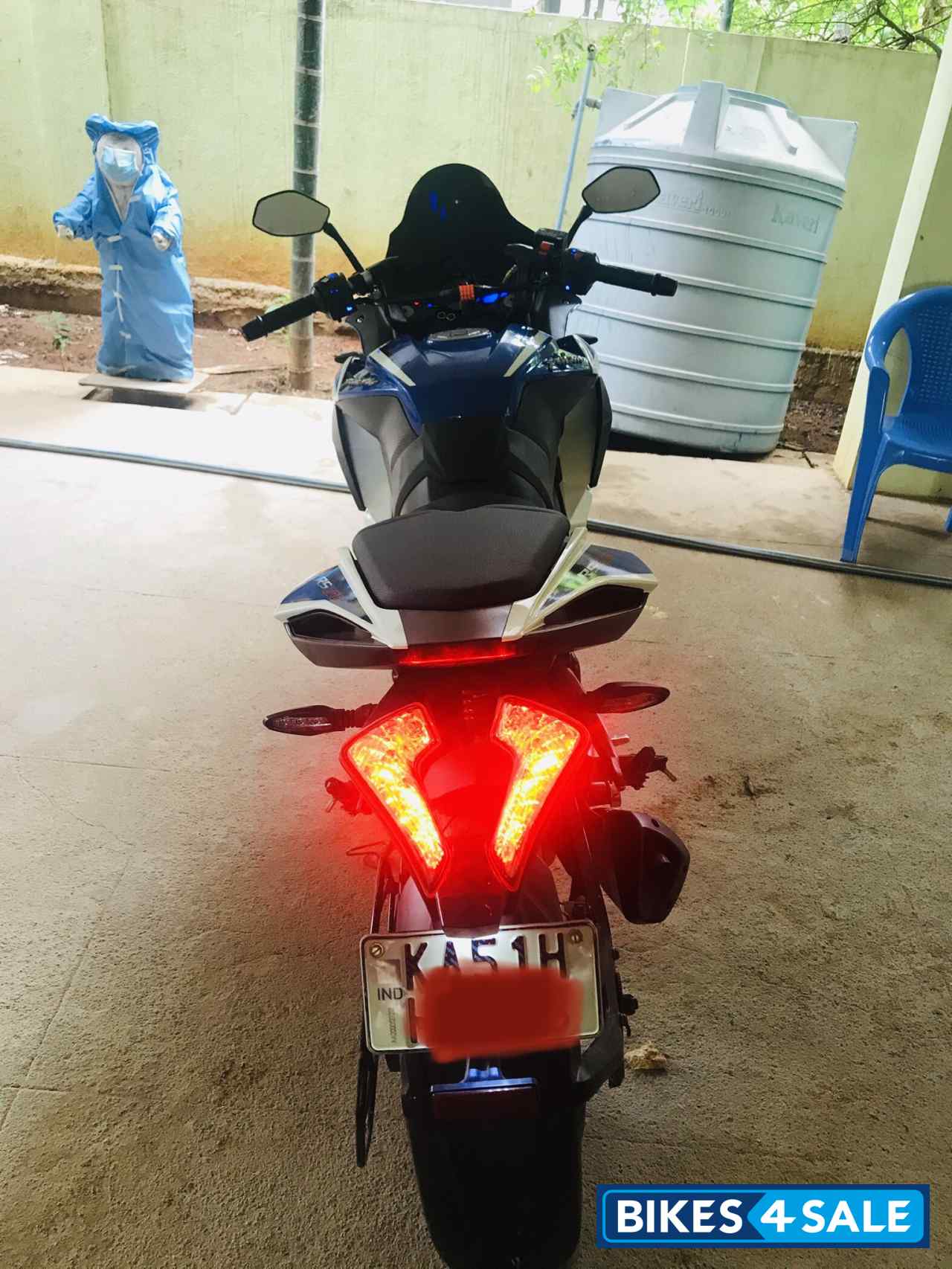 Bajaj Pulsar RS 200 ABS