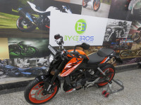 Orange Black KTM Duke 125