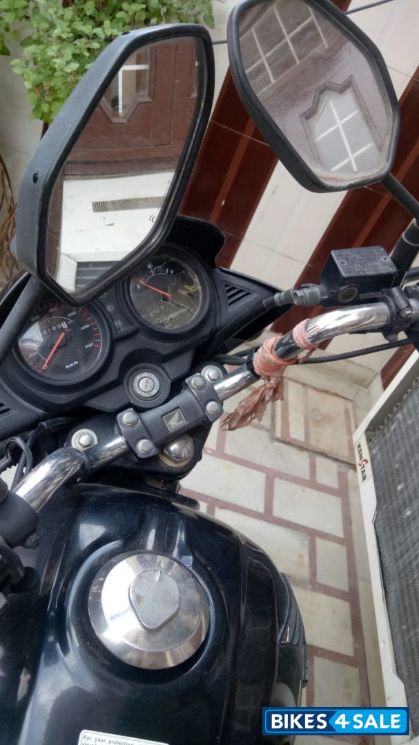 Black Honda CB Shine