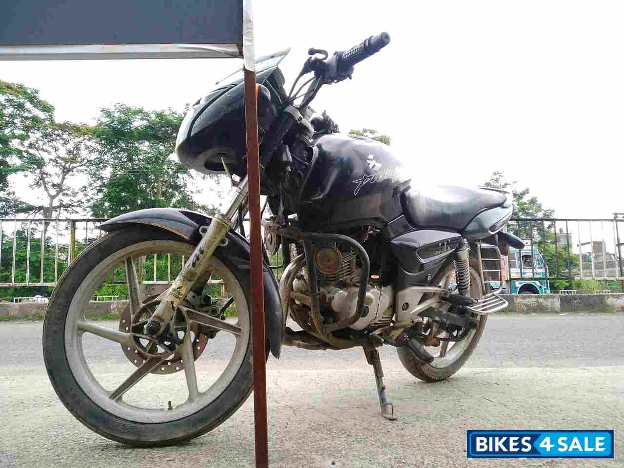 Black Bajaj Pulsar 150 DTSi Black Bajaj Pulsar 150 DTSi