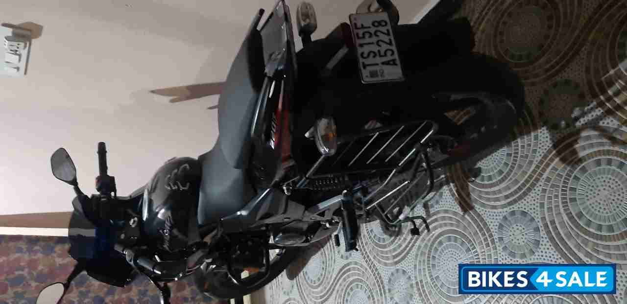 Bajaj Pulsar 220F BS6