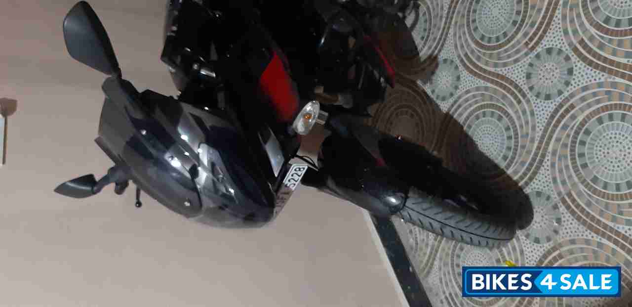Bajaj Pulsar 220F BS6