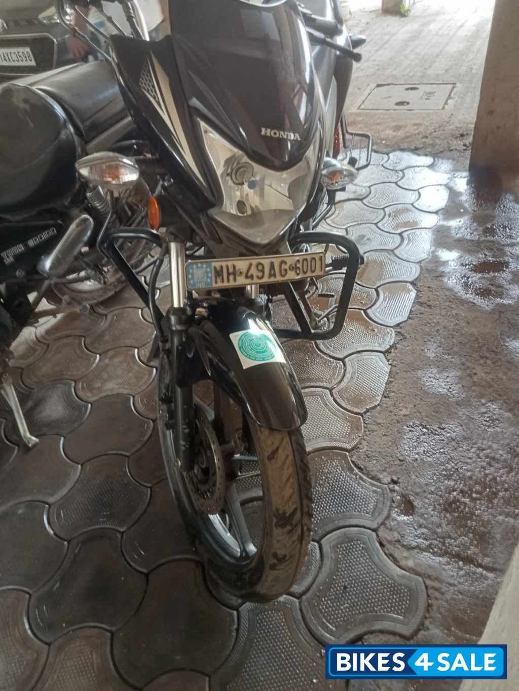 Black Honda CB Shine SP