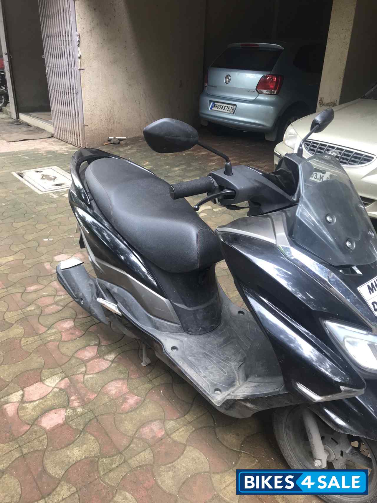Black Suzuki Burgman Street