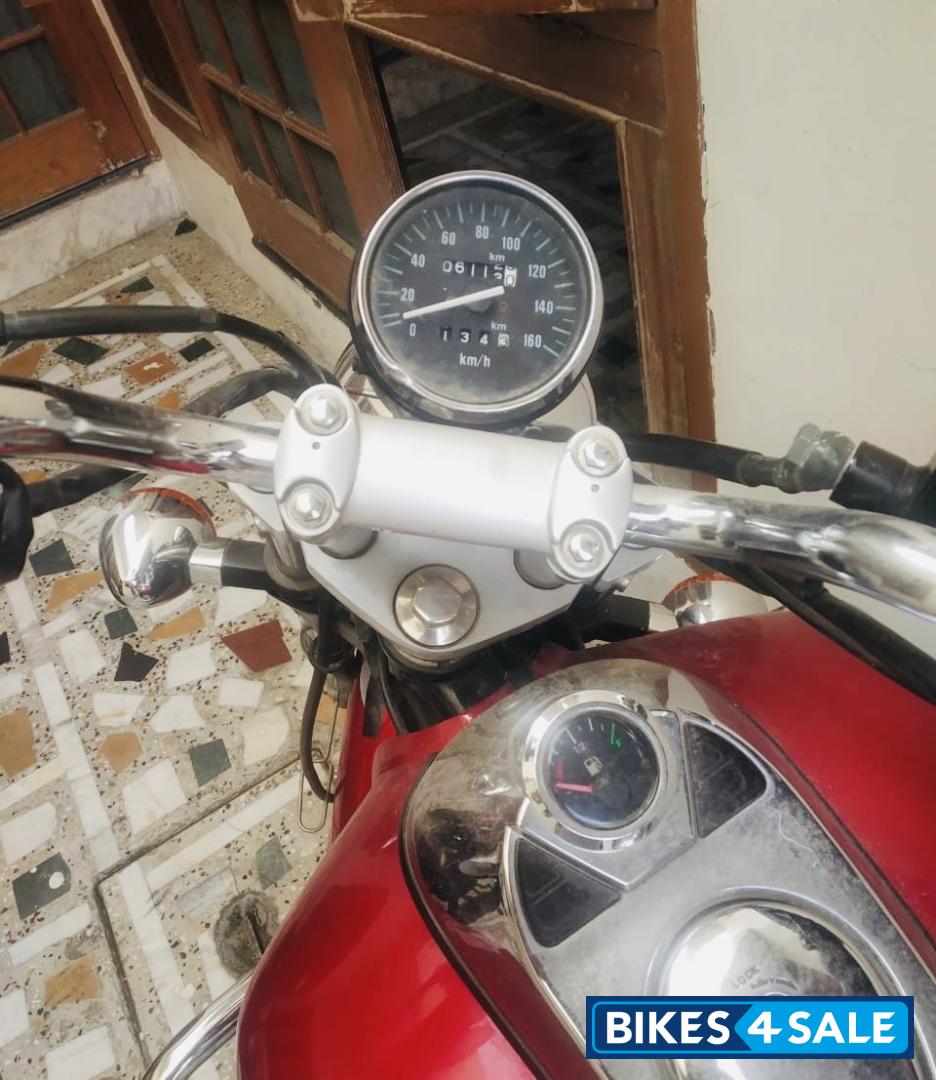 Bajaj Avenger 220 DTS-i