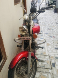 Bajaj Avenger 220 DTS-i