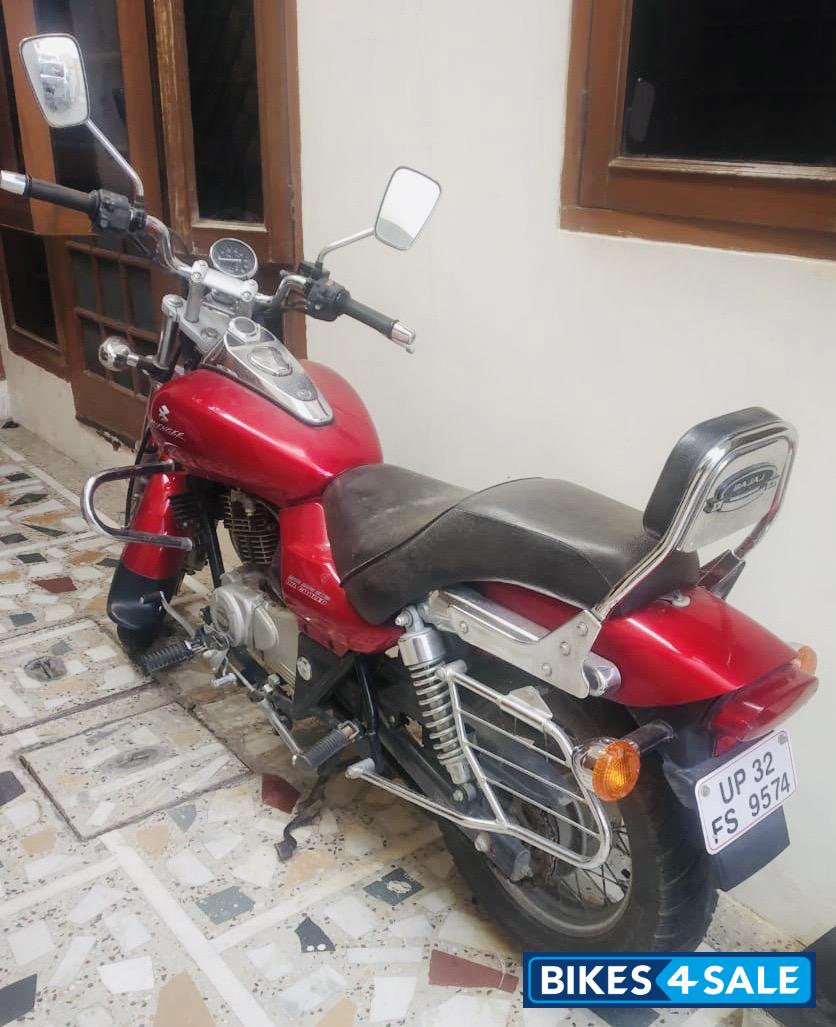 Bajaj Avenger 220 DTS-i