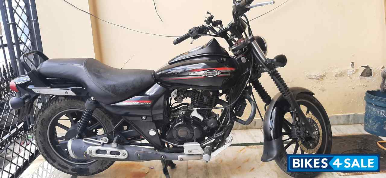 Black Bajaj Avenger Street 220