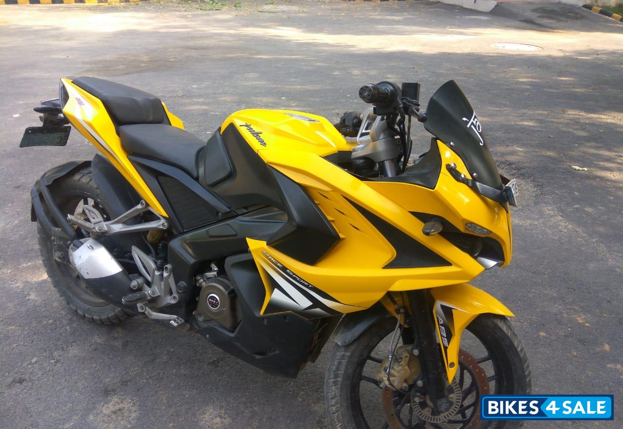 Yellow Bajaj Pulsar RS 200