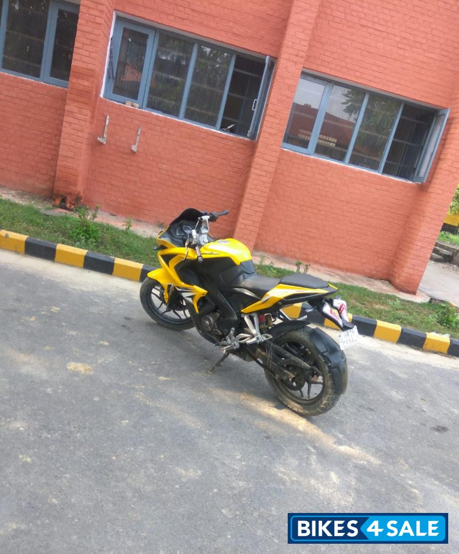 Yellow Bajaj Pulsar RS 200