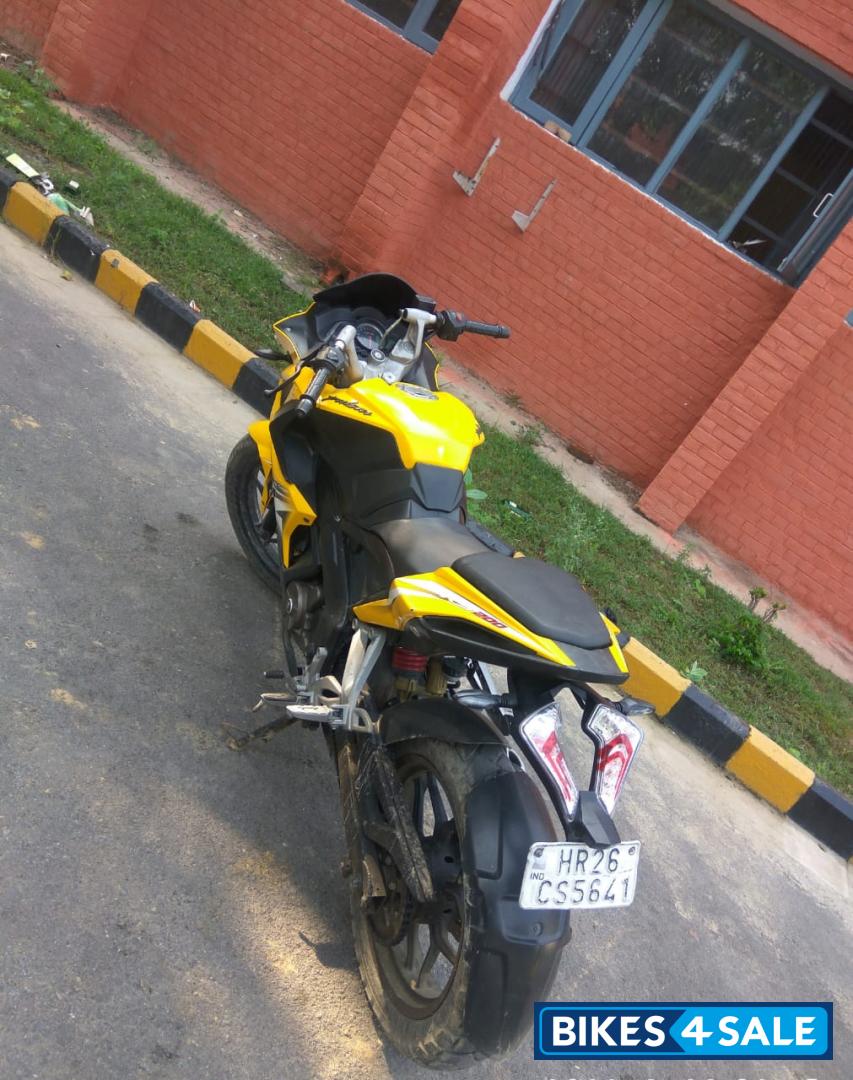 Yellow Bajaj Pulsar RS 200