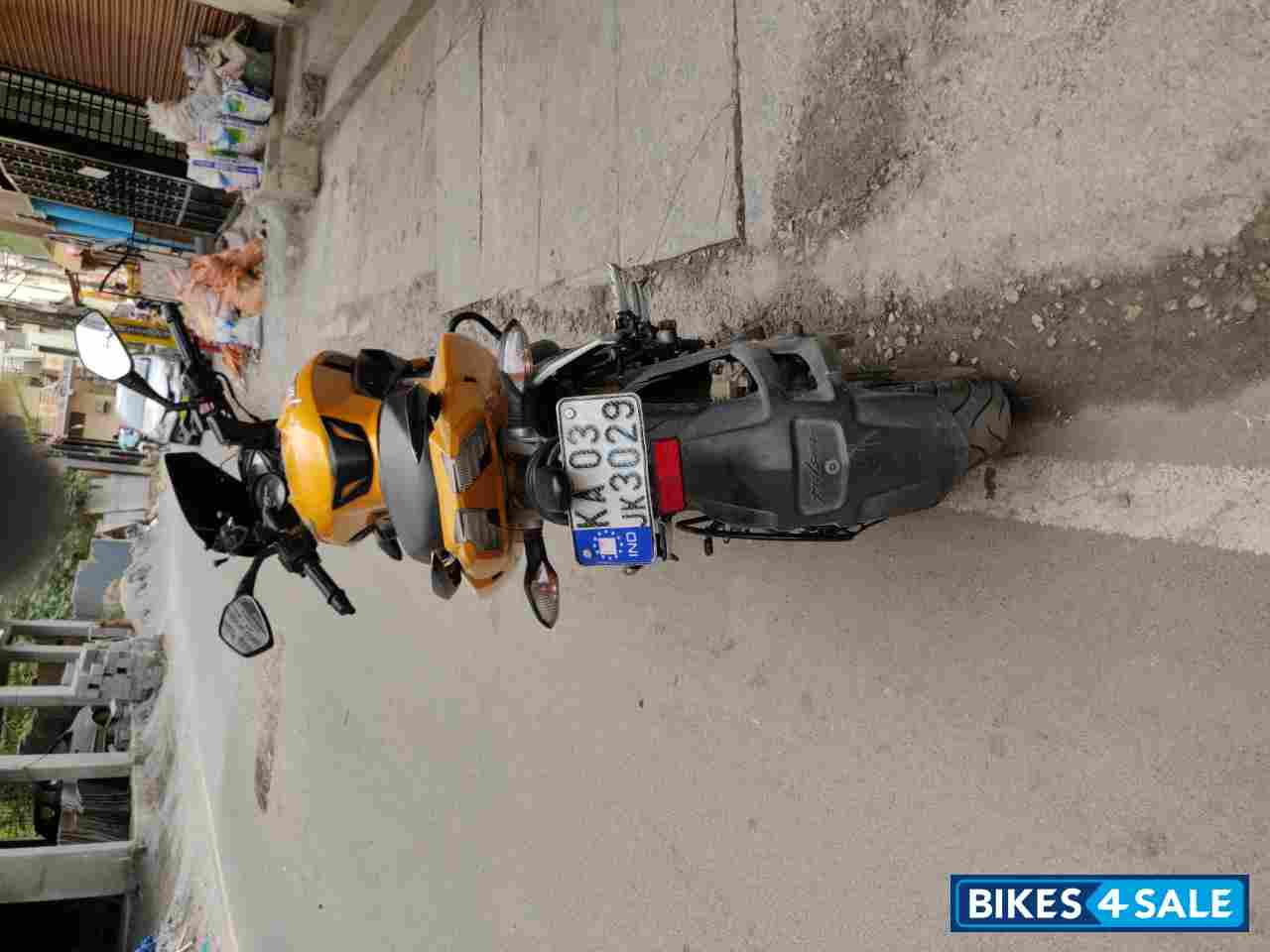 Yellow Bajaj Pulsar 200 NS