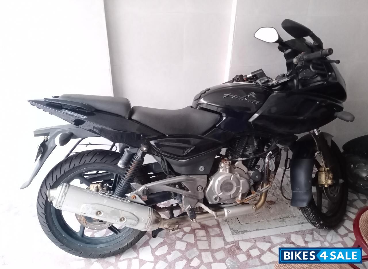 Bajaj Pulsar 220F