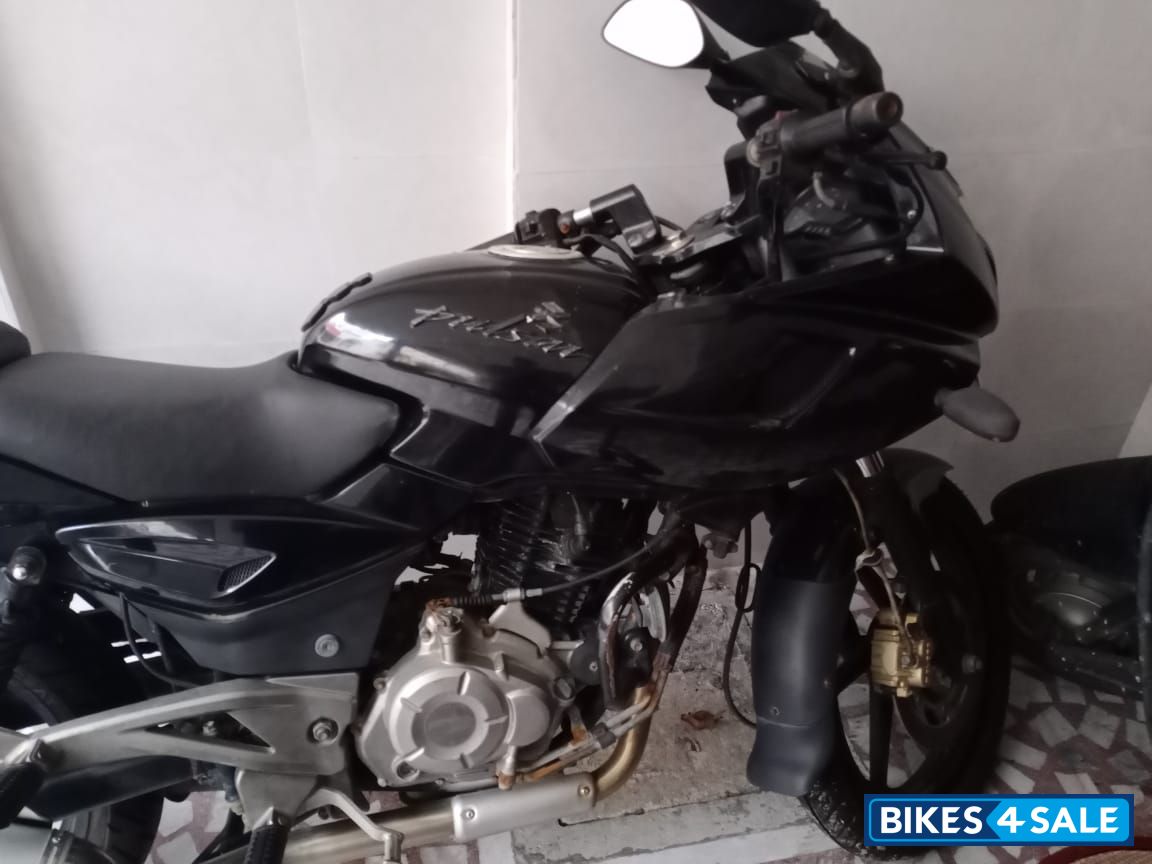Bajaj Pulsar 220F