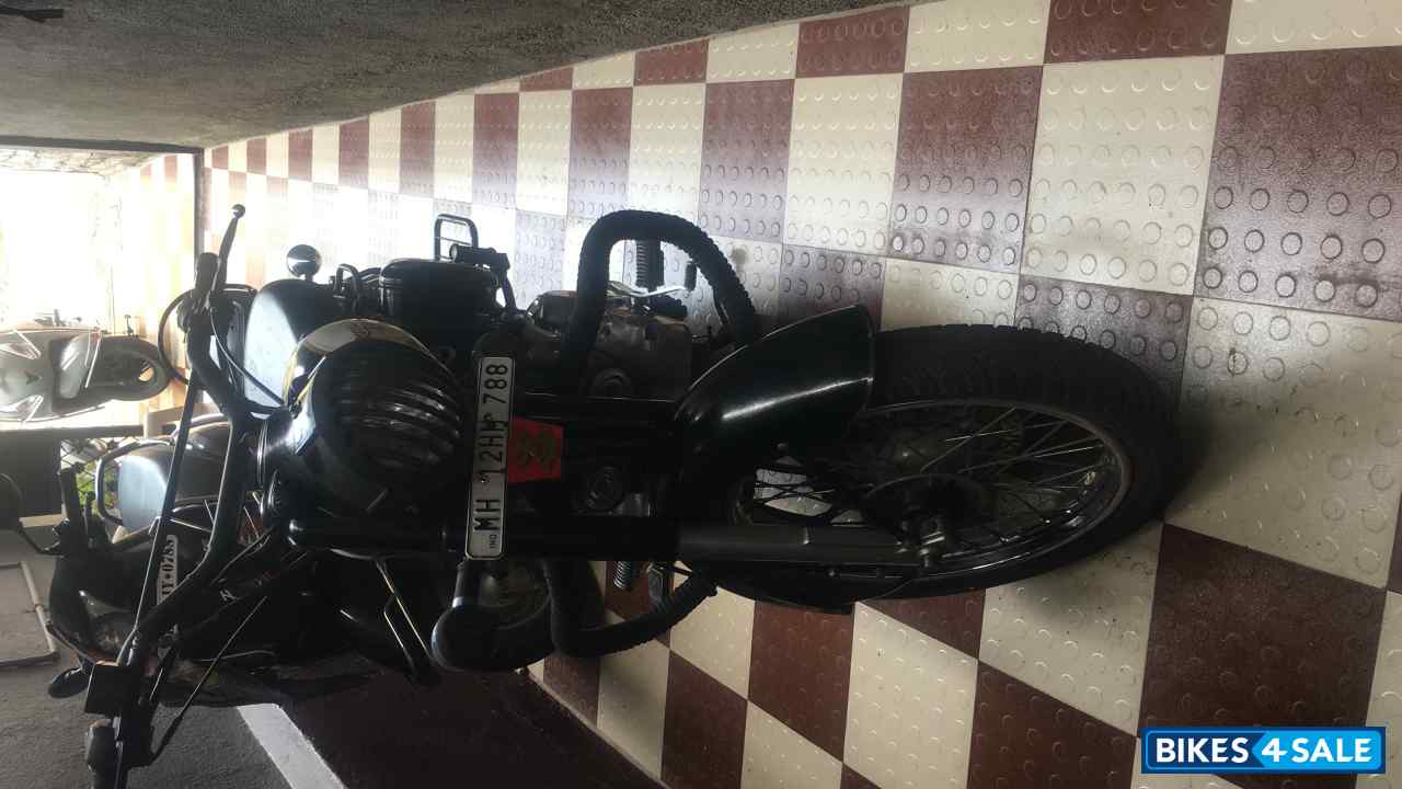 Black Royal Enfield Classic 350