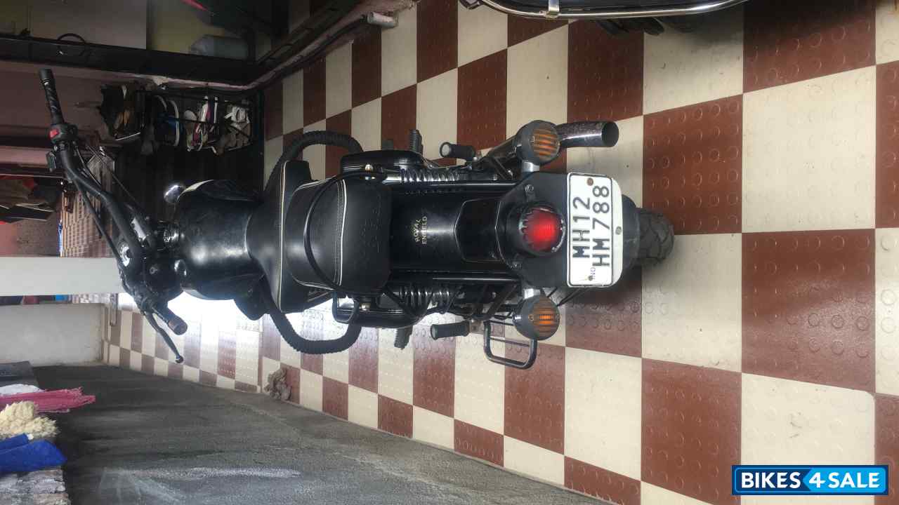 Black Royal Enfield Classic 350
