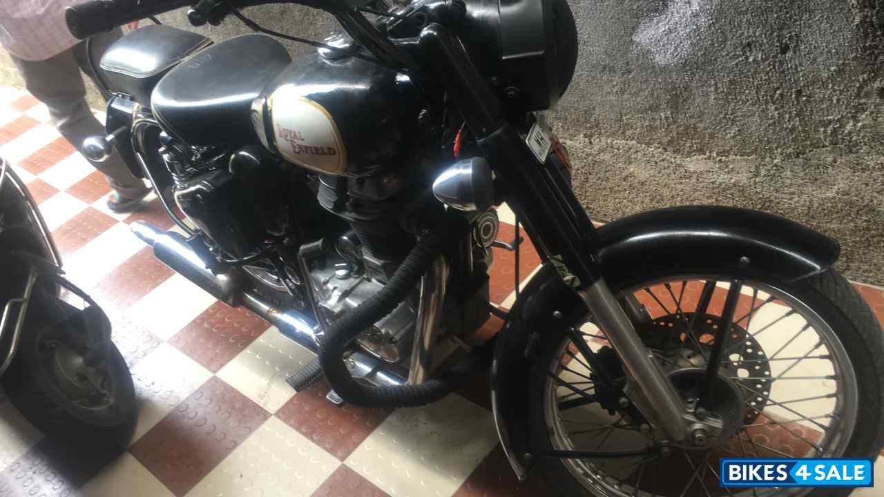 Black Royal Enfield Classic 350