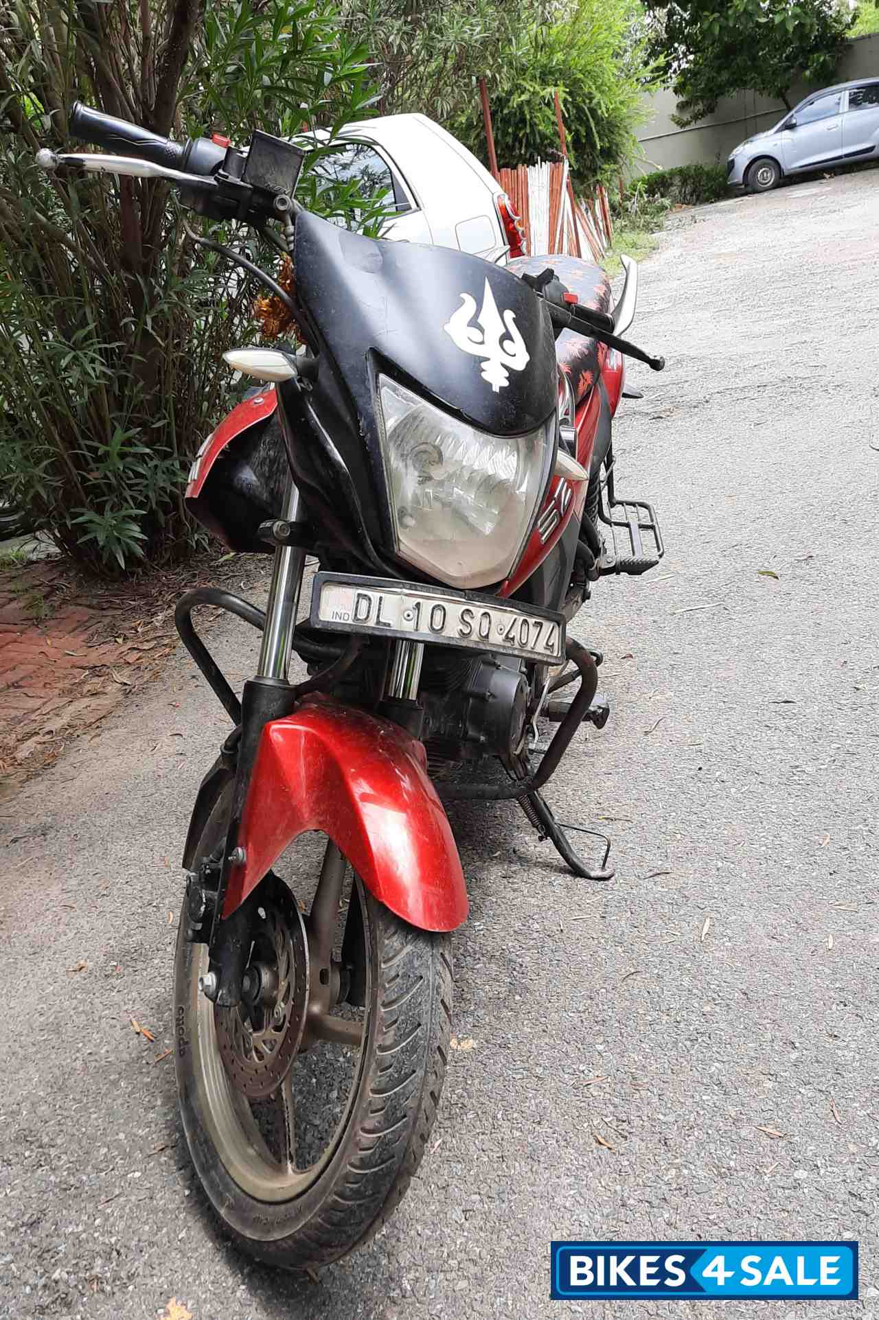 Black And Red Yamaha SZ-RR V2