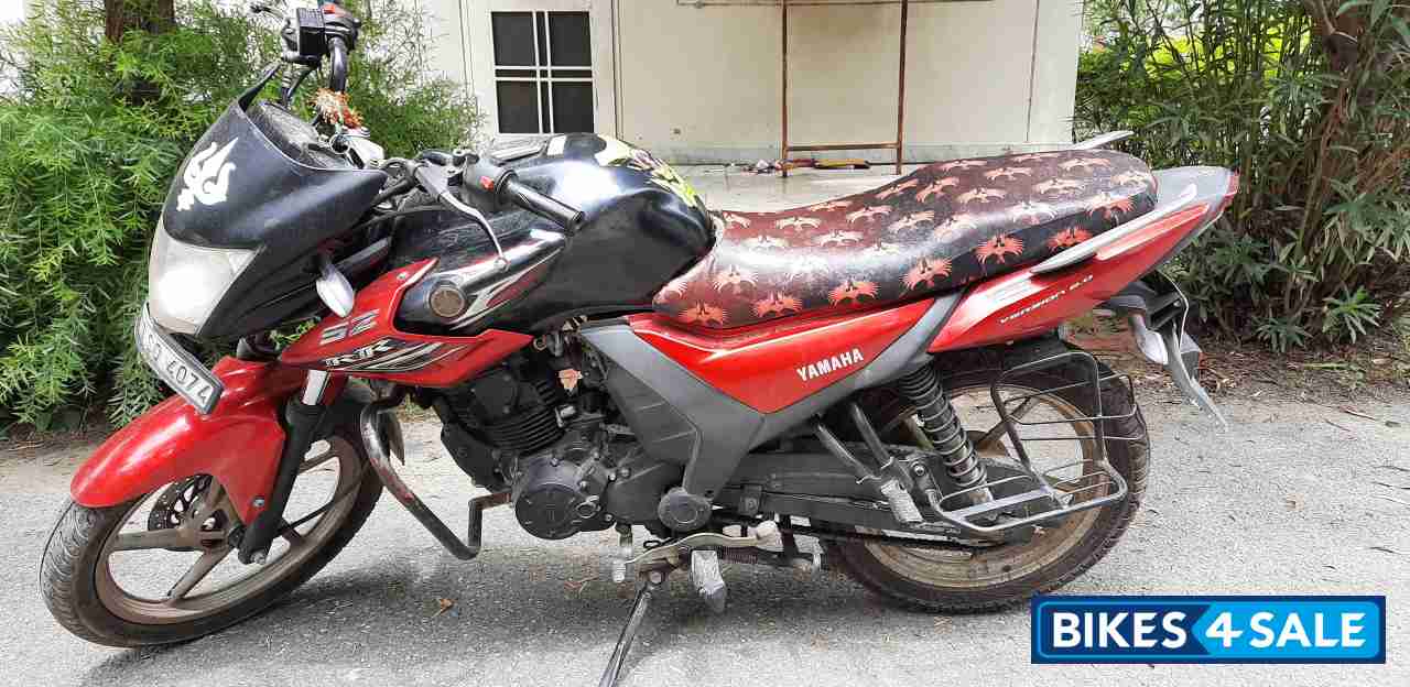 Black And Red Yamaha SZ-RR V2