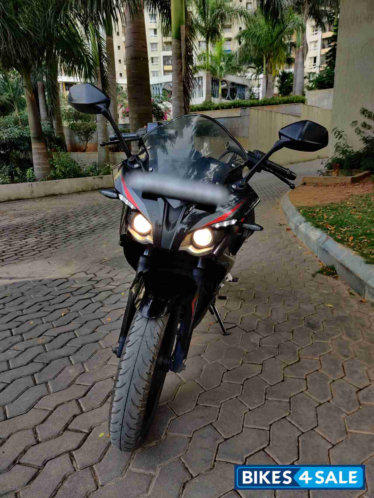 Bajaj Pulsar RS 200