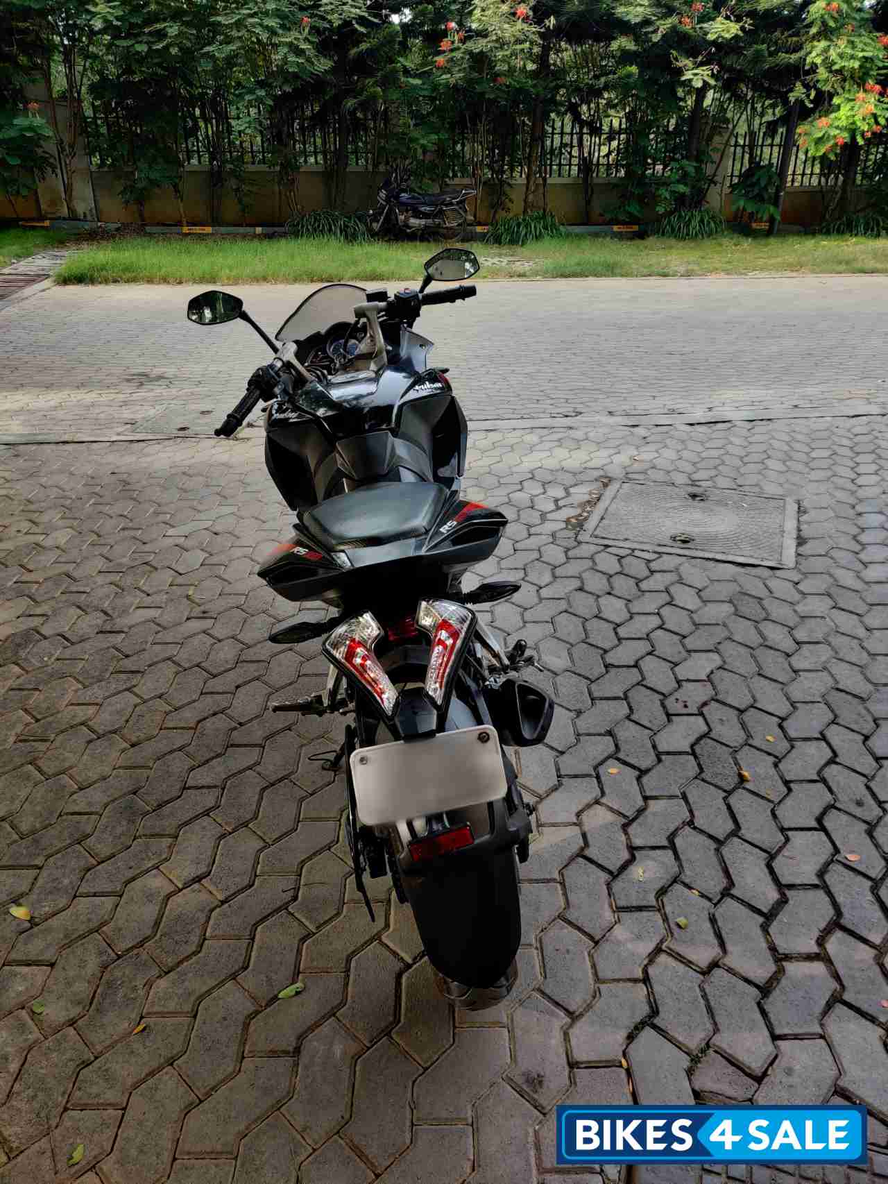 Bajaj Pulsar RS 200