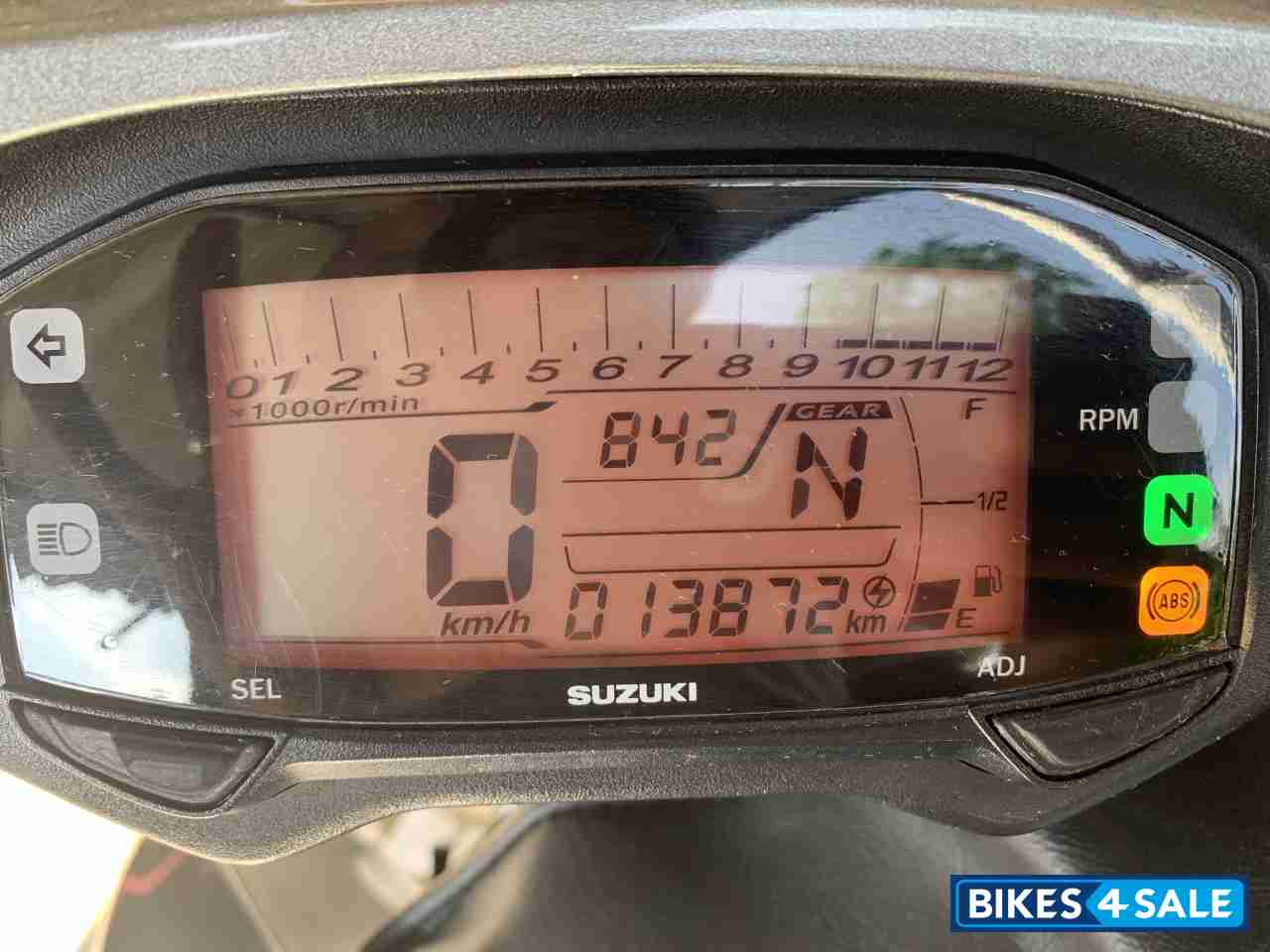 Grey Suzuki Intruder 150 FI