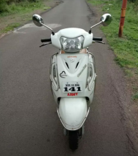 White Suzuki Access 125 Special Edition