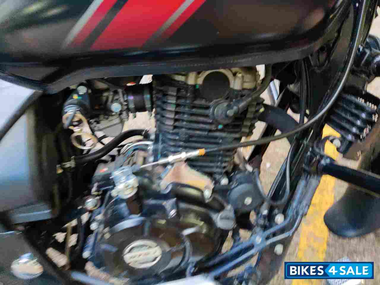 Black Bajaj Avenger Street 220