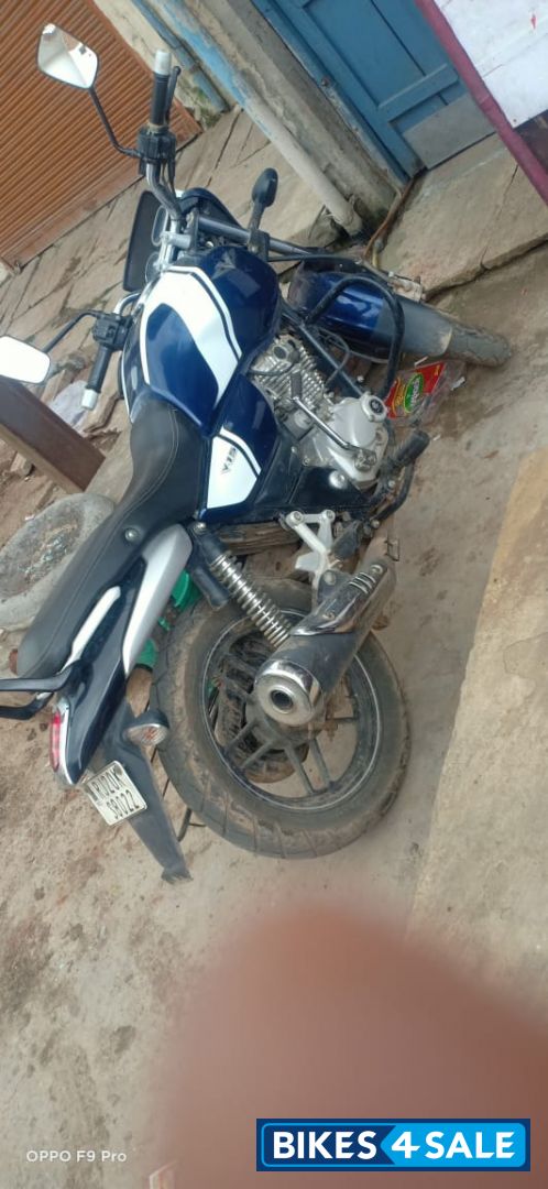 Blue Bajaj V15