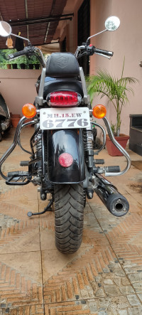 Black Royal Enfield Thunderbird 350