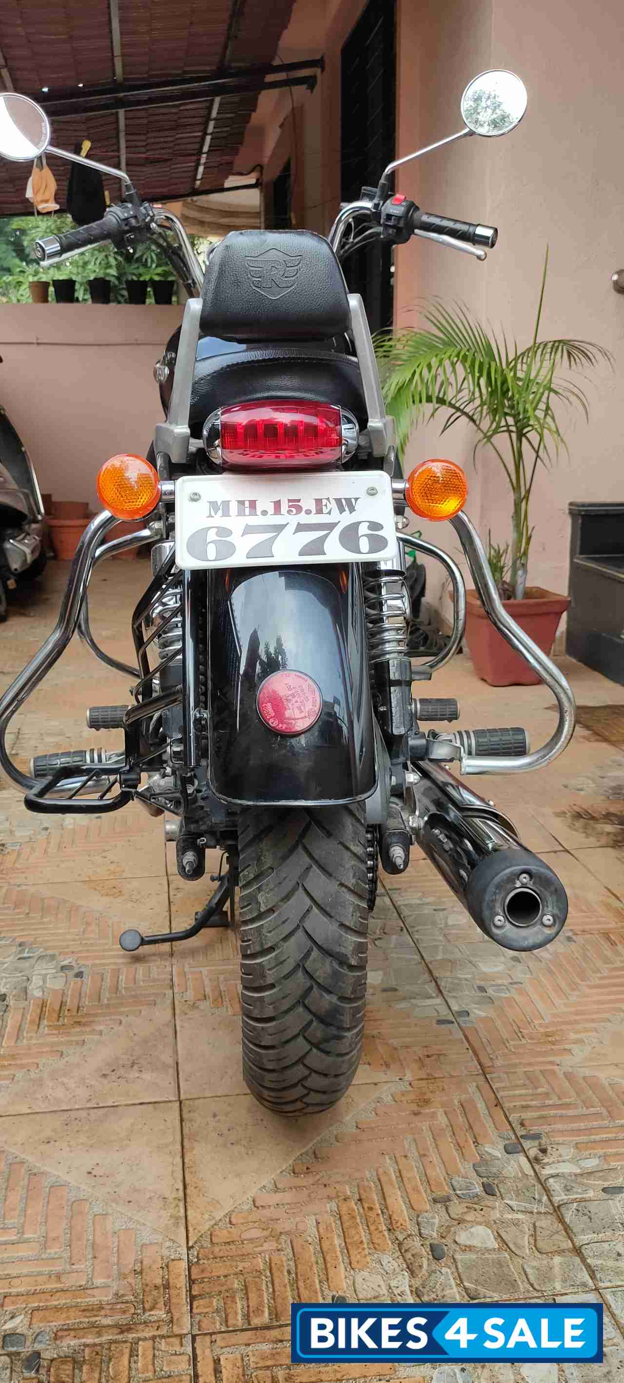 Black Royal Enfield Thunderbird 350