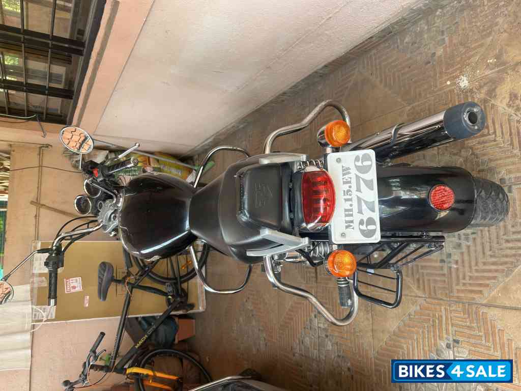 Black Royal Enfield Thunderbird 350