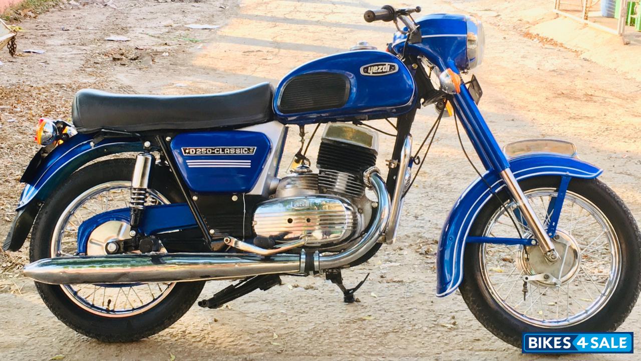 Ideal Jawa Yezdi Classic