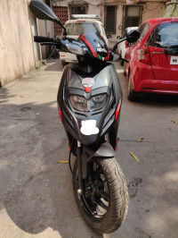 Matt Black Aprilia SR 150
