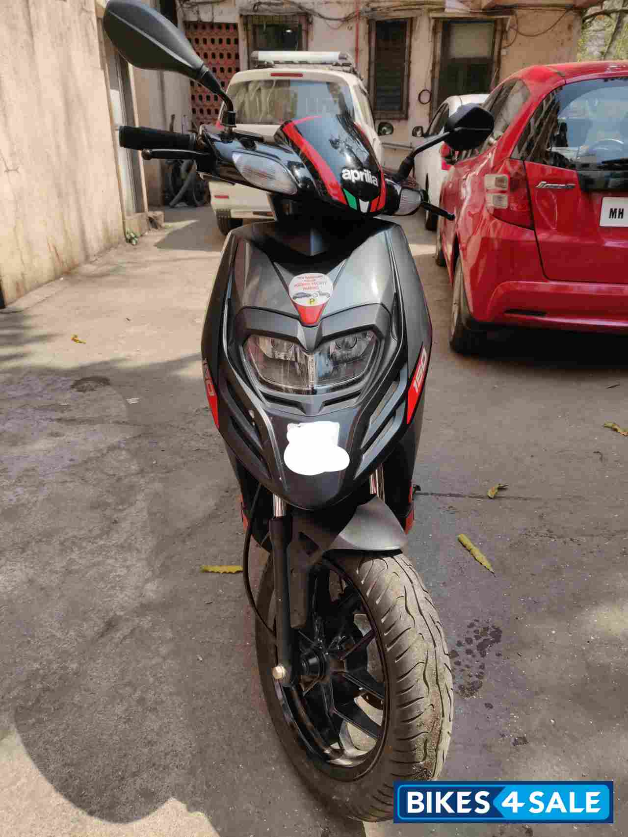 Matt Black Aprilia SR 150