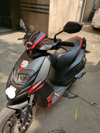 Matt Black Aprilia SR 150