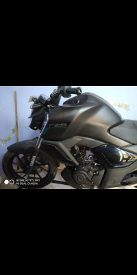 Black Yamaha FZ-S FI V3