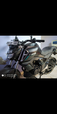 Black Yamaha FZ-S FI V3