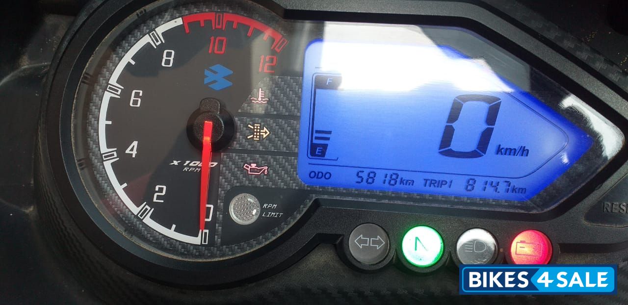 Black Bajaj Pulsar 220F