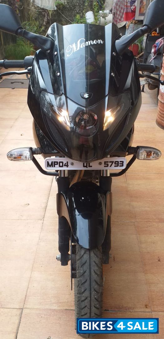Black Bajaj Pulsar 220F
