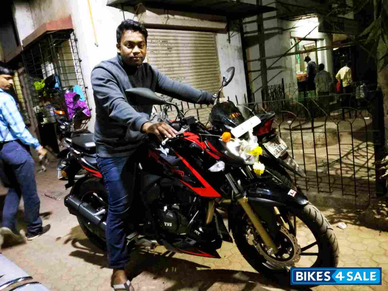 TVS Apache RTR 200 4V