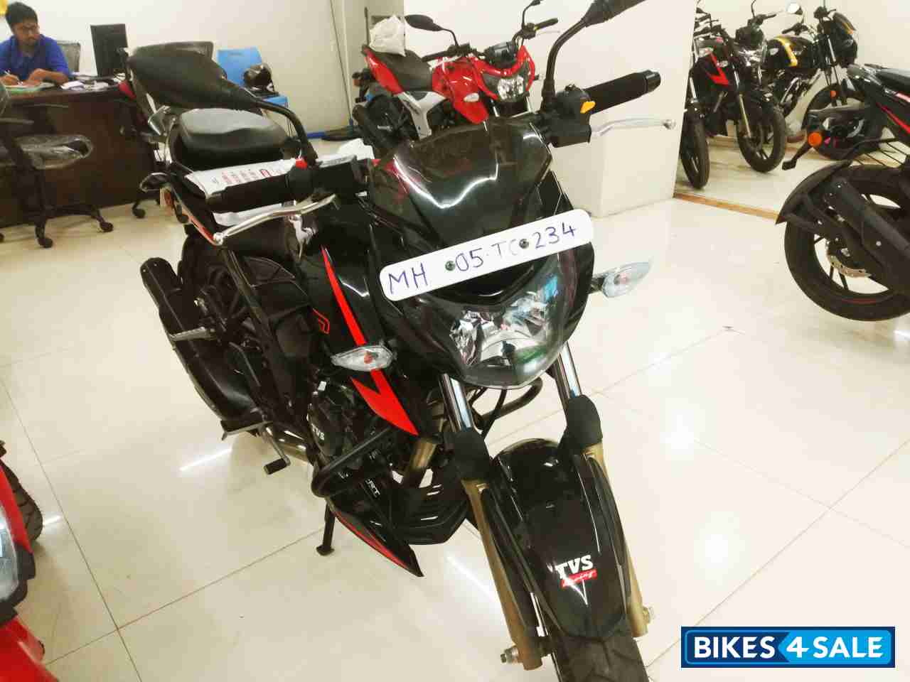 TVS Apache RTR 200 4V TVS Apache RTR 200 4V